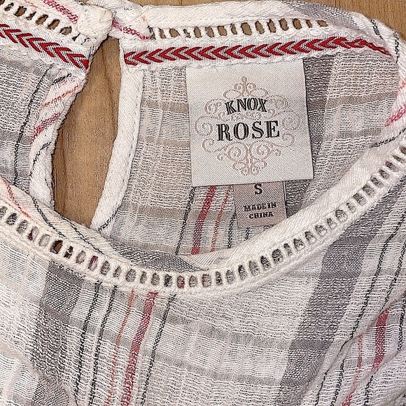 Knox Rose ruffle cap sleeve top size S - Picture 3 of 8